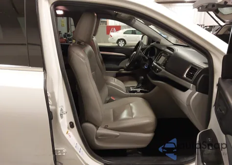 2015 Toyota Highlander Le V6 из США, поврежденный, VIN 5TDBKRFH8FS134331